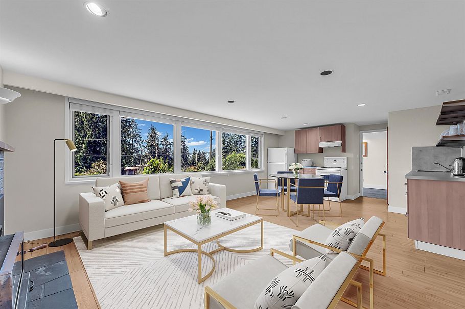 472 Crestwood Avenue North Vancouver, BC - 3