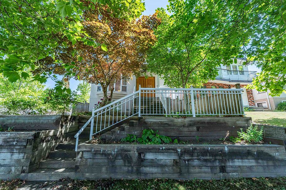 5908 Dumfries Street Vancouver, BC - 1