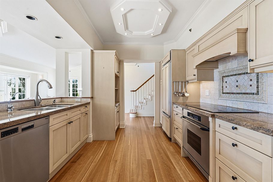 307 1311 Beach Avenue Vancouver, BC - 16