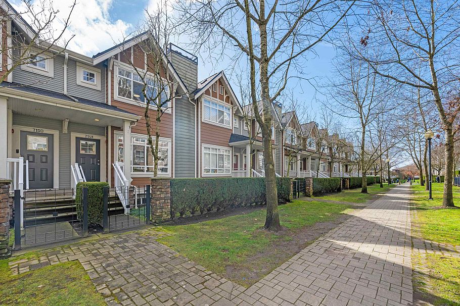 7148 Mont Royal Square Vancouver, BC - 2