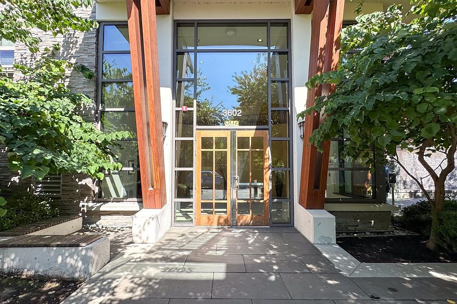 506 3602 Aldercrest Drive North Vancouver, BC - 4