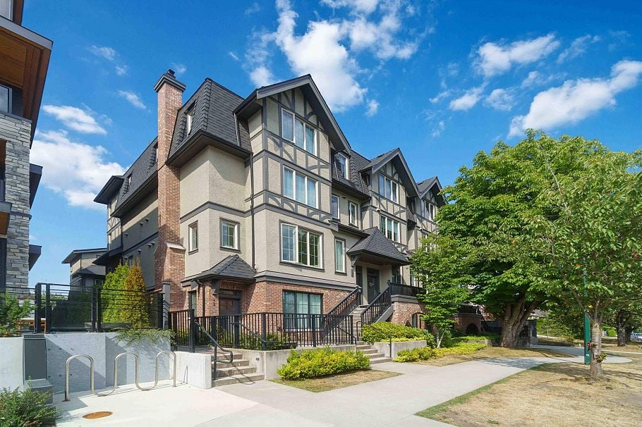 451 W 63rd Avenue Vancouver, BC - 28
