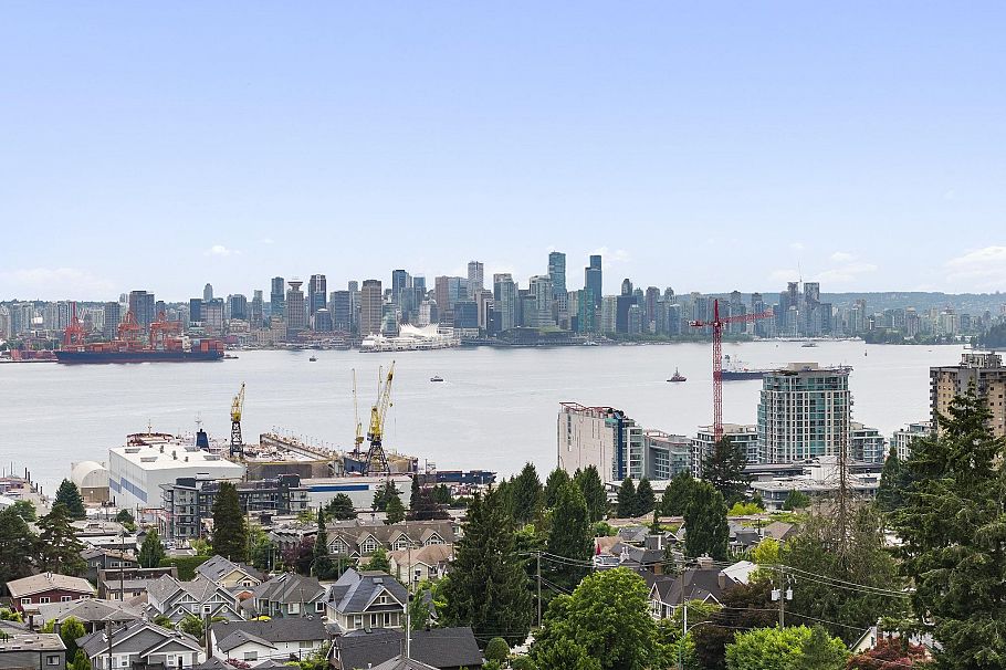 340 E Keith Road North Vancouver, BC - 38