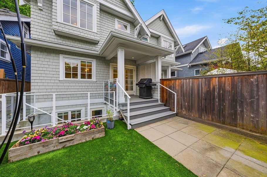 1242 E 23rd Avenue Vancouver, BC - 31