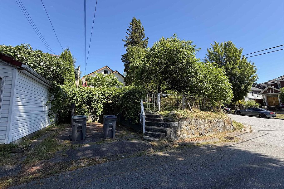 5895 Cree Street Vancouver, BC - 5