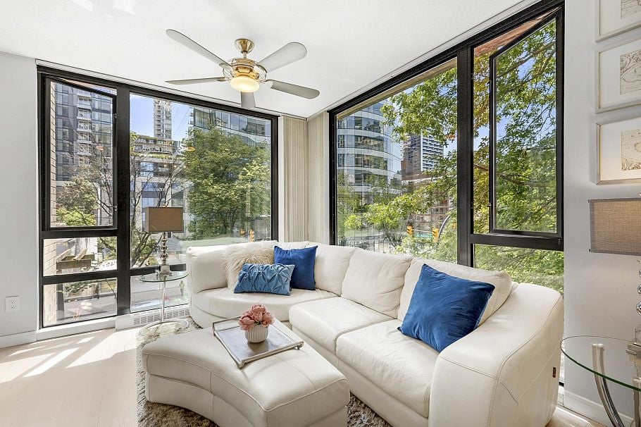 304 1003 Burnaby Street Vancouver, BC - 2