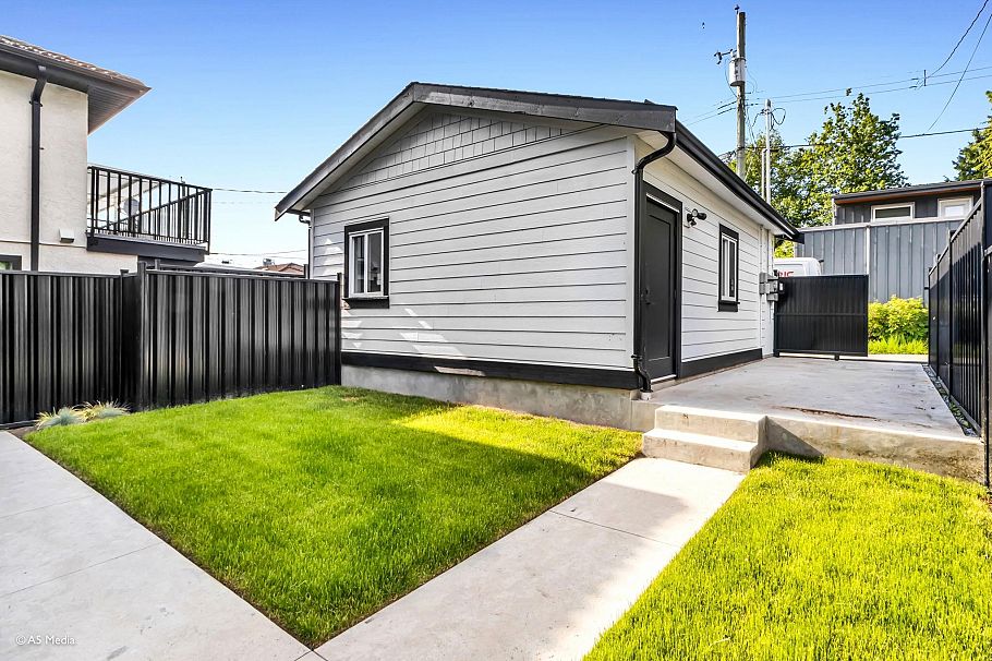 1 281 E 48th Avenue Vancouver, BC - 32
