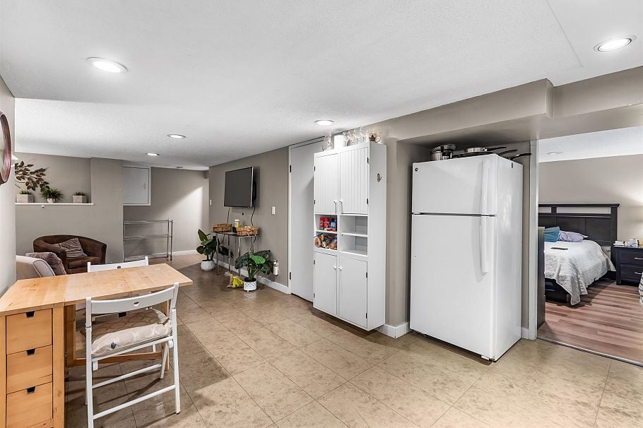 3026 Point Grey Road Vancouver, BC - 25