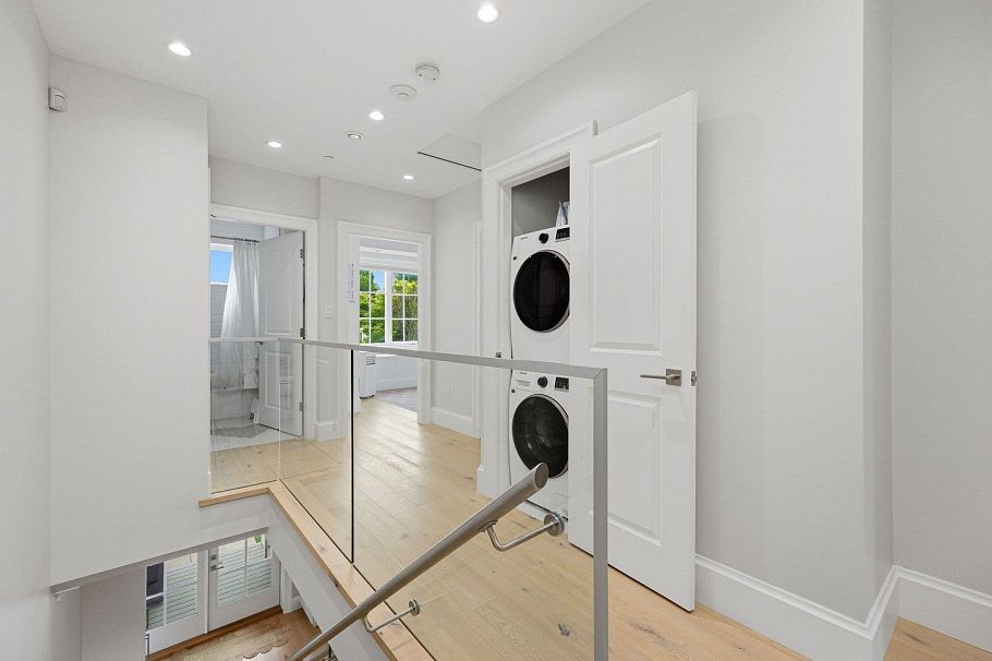 1242 E 23rd Avenue Vancouver, BC - 24