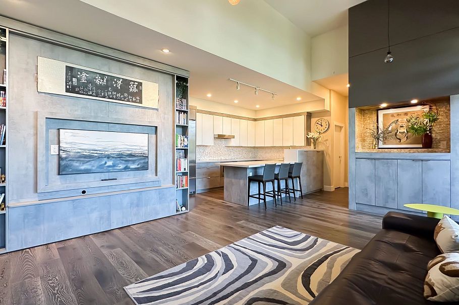 506 3602 Aldercrest Drive North Vancouver, BC - 1