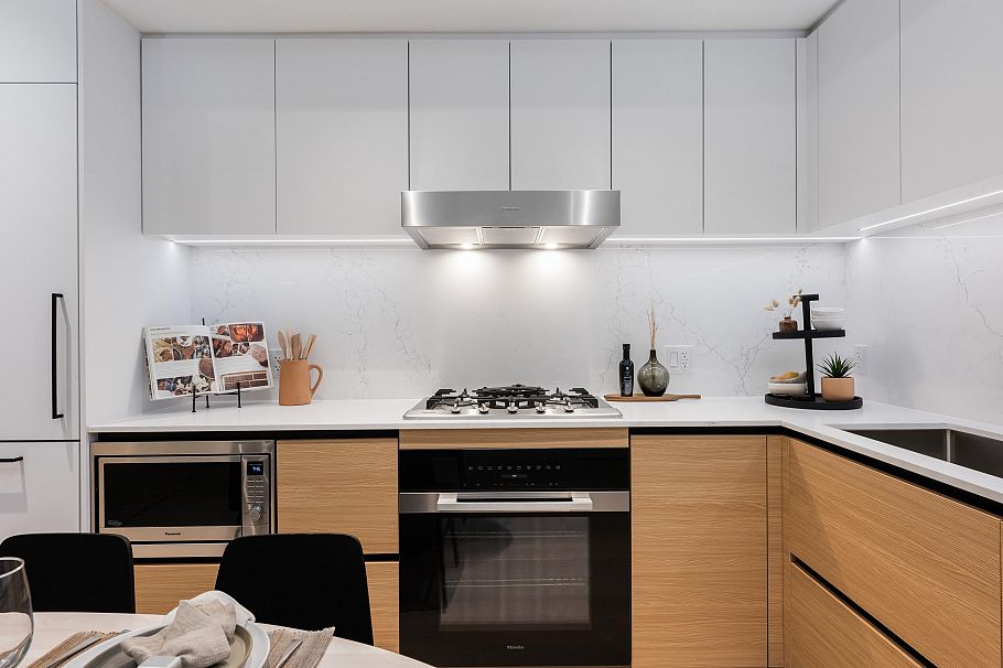 221 471 W 28th Avenue Vancouver, BC - 2