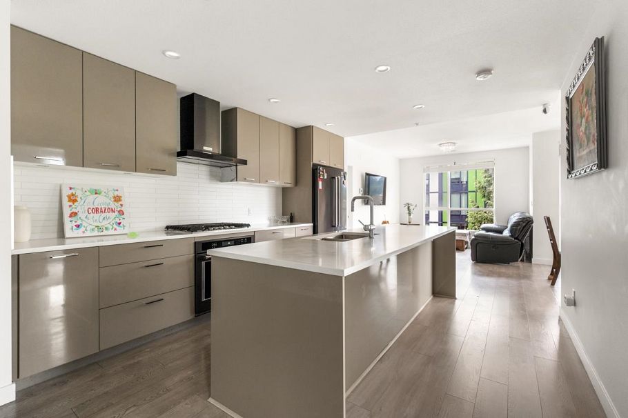 302 3581 Ross Drive Vancouver, BC - 6