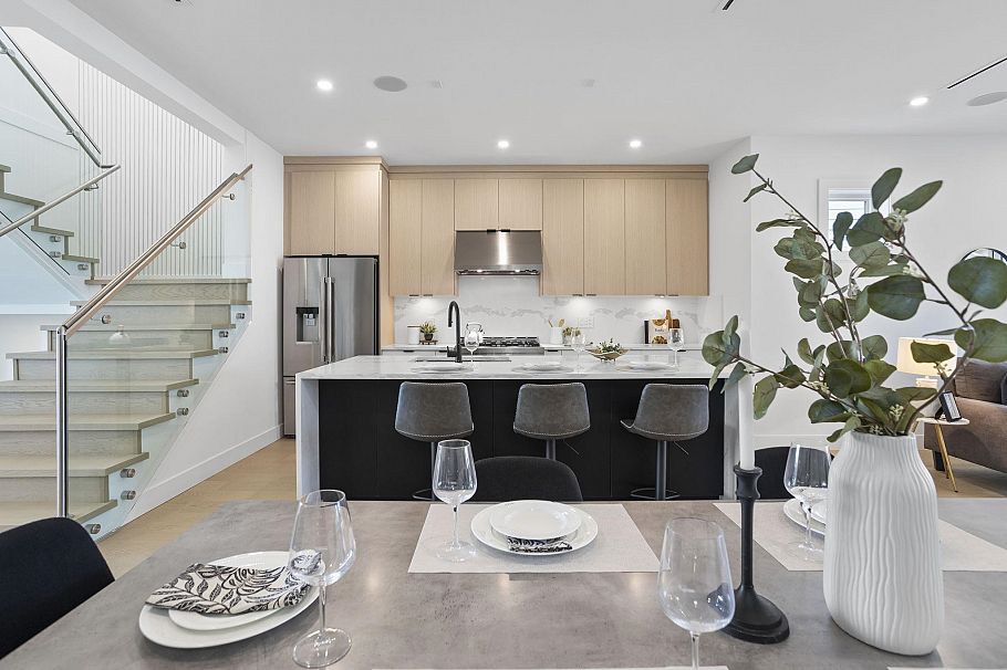 340 E Keith Road North Vancouver, BC - 19