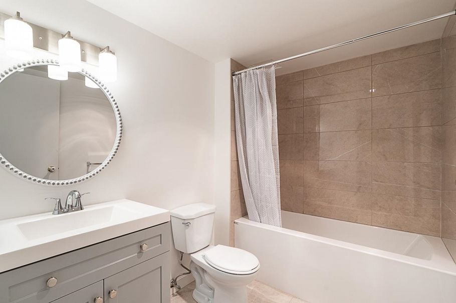 203 107 W 27th Street North Vancouver, BC - 22