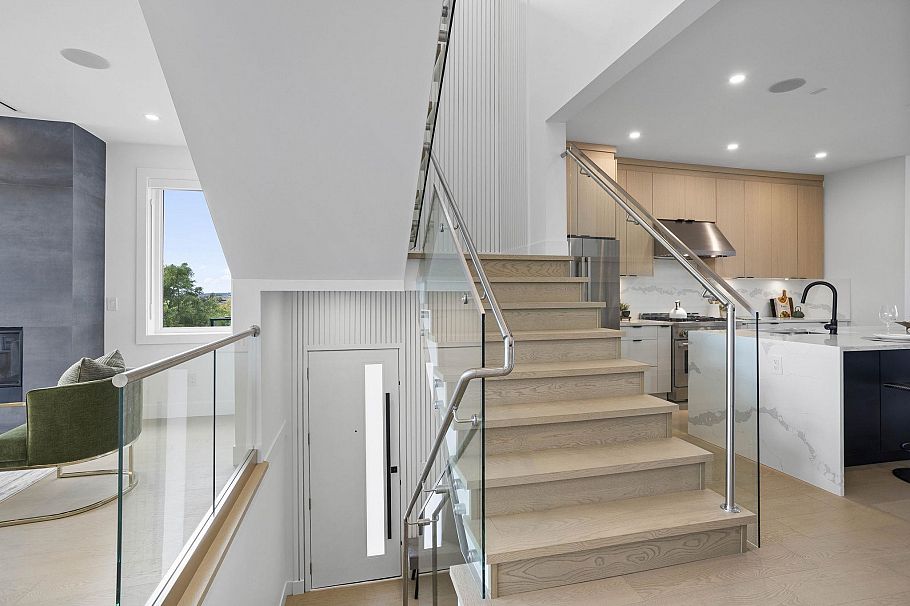 340 E Keith Road North Vancouver, BC - 20