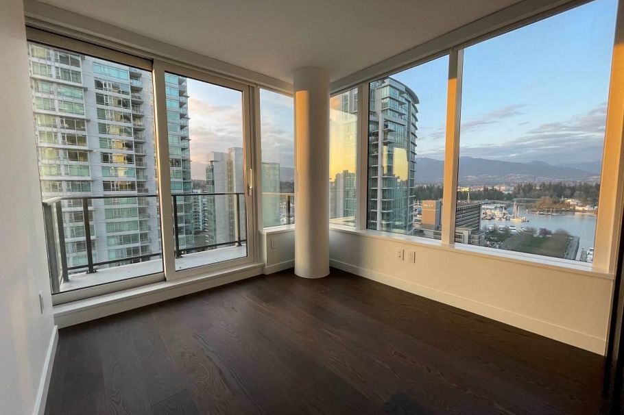 13** 620 CARDERO, Vancouver BC V6H 3M2 Vancouver, BC - 2