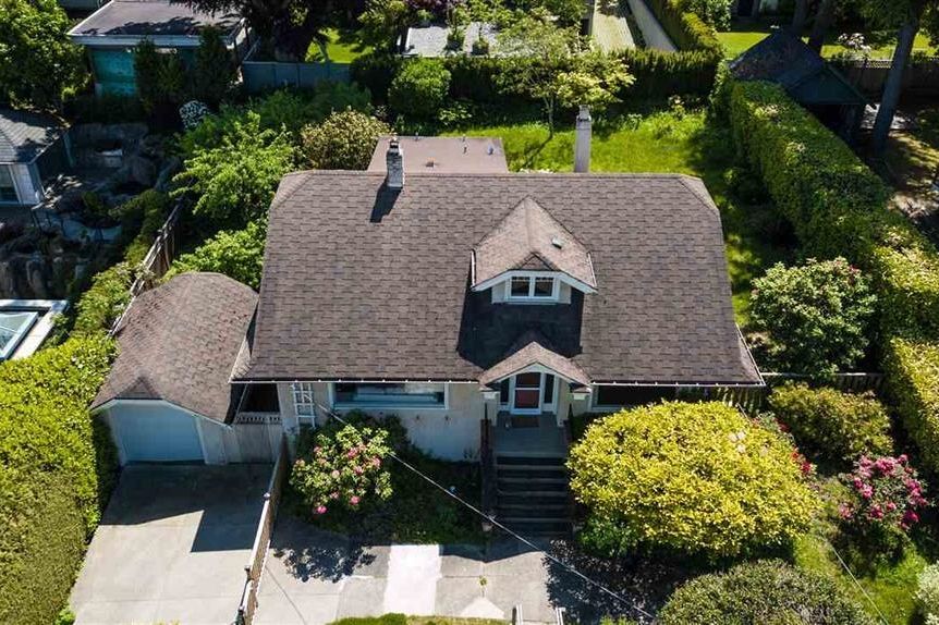 4674 W 4th Avenue Vancouver, BC - 1