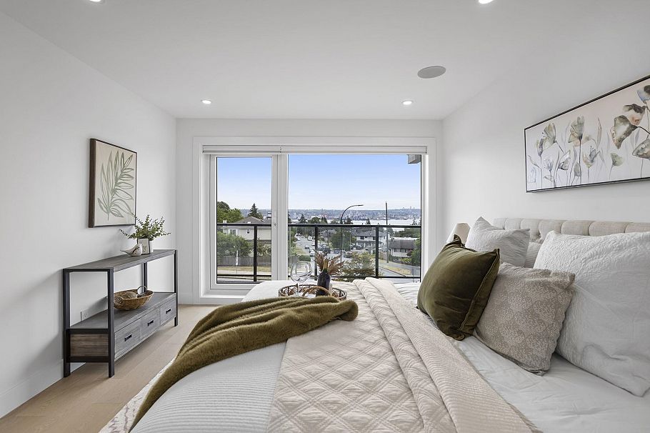 340 E Keith Road North Vancouver, BC - 22