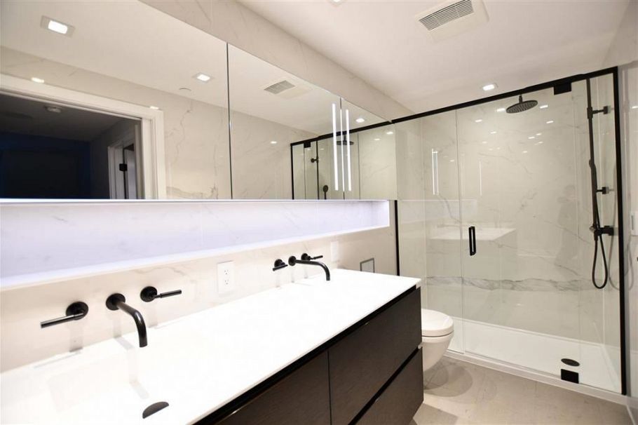 13** 620 CARDERO, Vancouver BC V6H 3M2 Vancouver, BC - 4