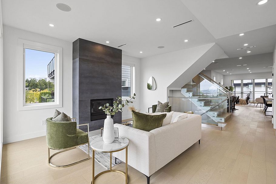340 E Keith Road North Vancouver, BC - 5