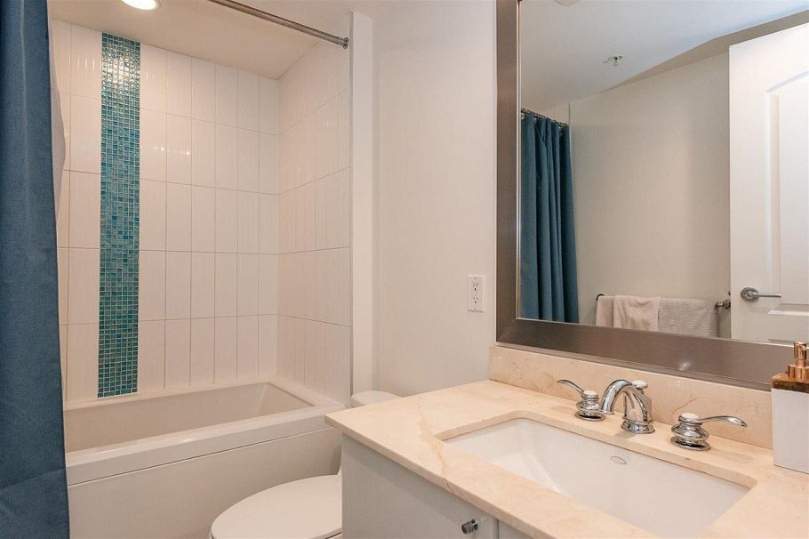 1003 133 E Esplanade North Vancouver, BC - 20