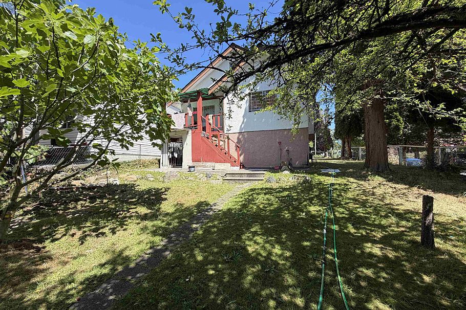 5895 Cree Street Vancouver, BC - 2