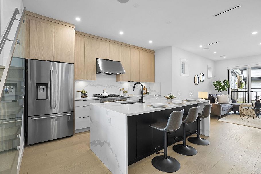 340 E Keith Road North Vancouver, BC - 16