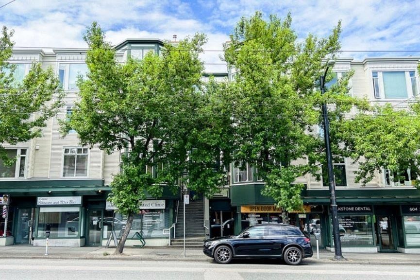 404 3727 W 10th Avenue Vancouver, BC - 2
