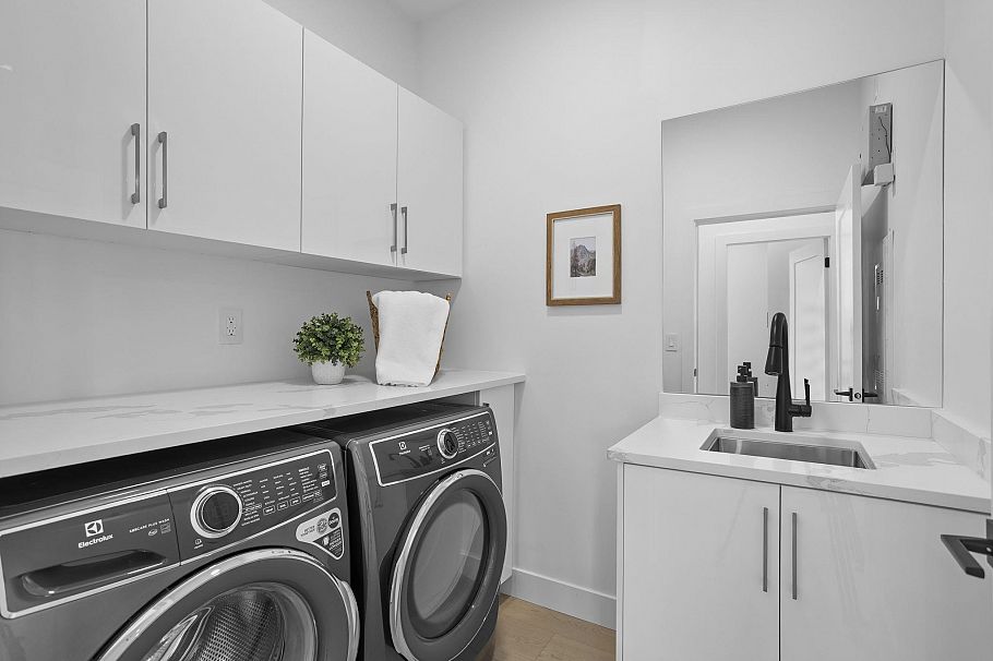 340 E Keith Road North Vancouver, BC - 27