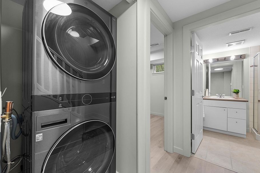 7148 Mont Royal Square Vancouver, BC - 32