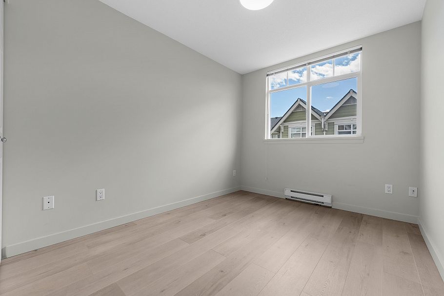 7148 Mont Royal Square Vancouver, BC - 27