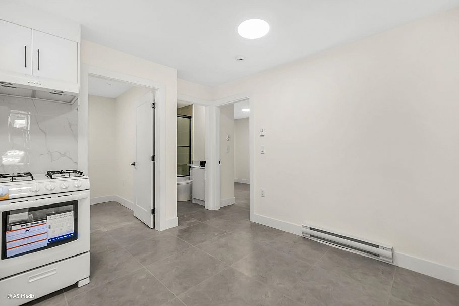 1 281 E 48th Avenue Vancouver, BC - 27
