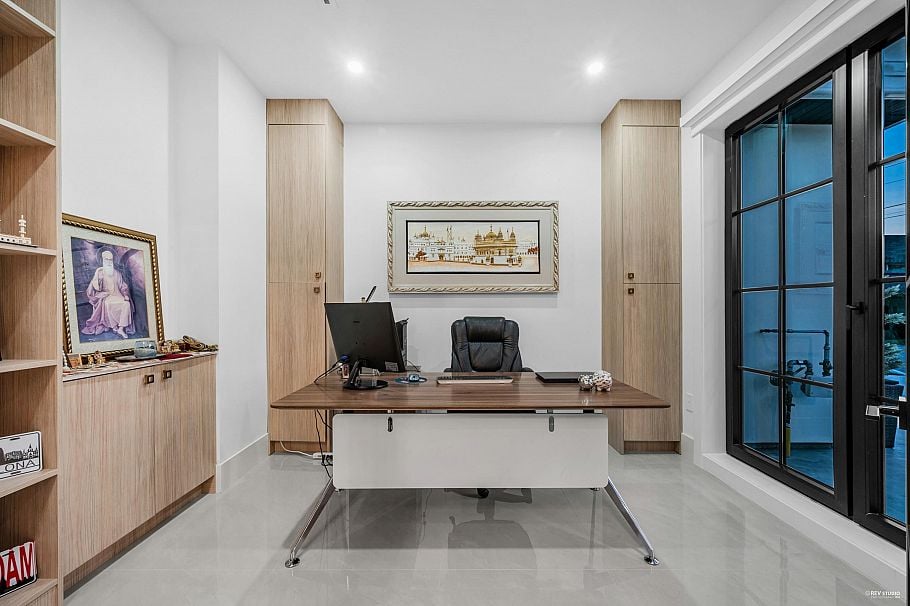 1390 Sutherland Avenue North Vancouver, BC - 17