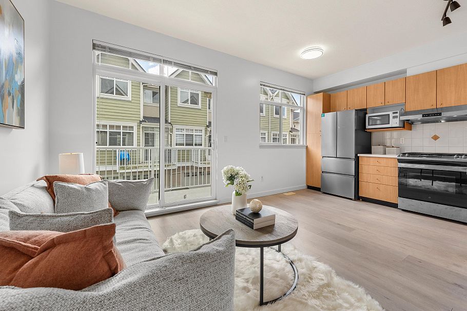7148 Mont Royal Square Vancouver, BC - 11