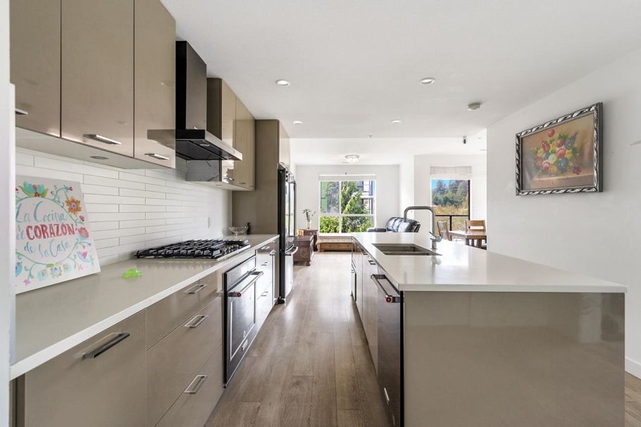 302 3581 Ross Drive Vancouver, BC - 5