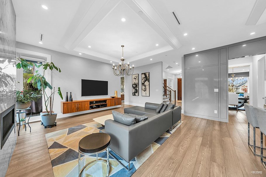 2820 W 32nd Avenue Vancouver, BC - 3