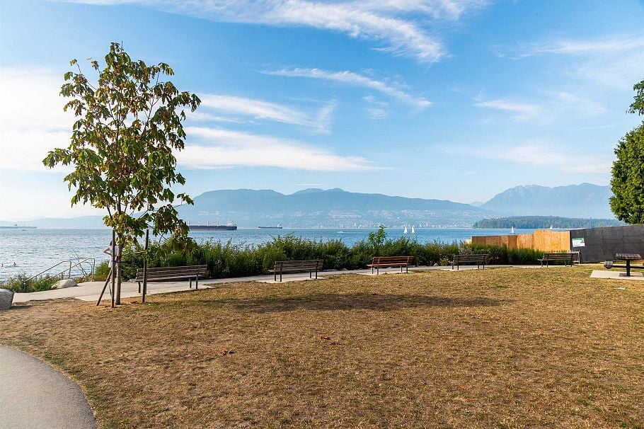 3026 Point Grey Road Vancouver, BC - 40