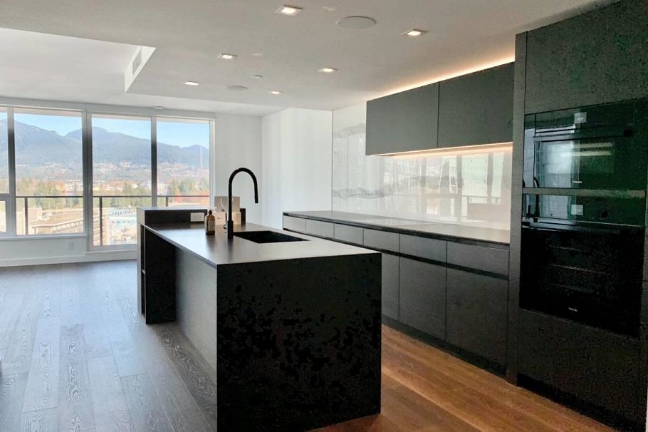 13** 620 CARDERO, Vancouver BC V6H 3M2 Vancouver, BC - 1