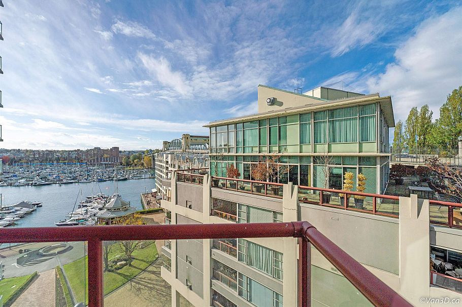 705 1000 Beach Avenue Vancouver, BC - 1