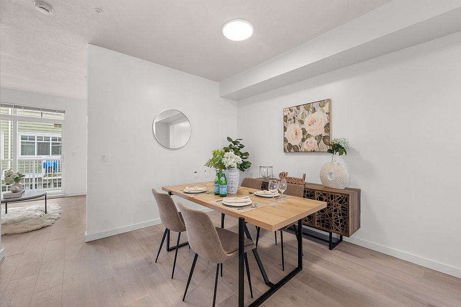 7148 Mont Royal Square Vancouver, BC - 10