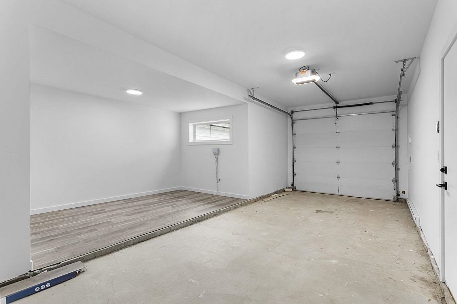340 E Keith Road North Vancouver, BC - 37