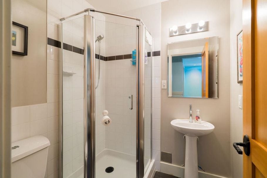 29 E Croker Island North Vancouver, BC - 25