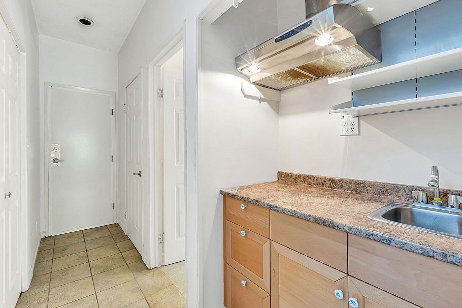 2718 W 19th Avenue Vancouver, BC - 28