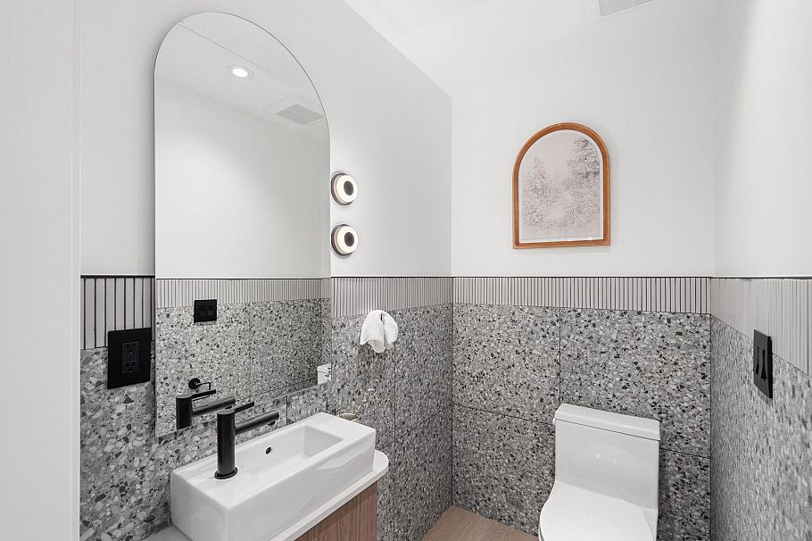 1 2240 E 40th Avenue Vancouver, BC - 16