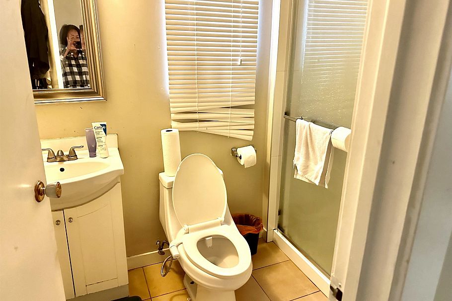 6915 Beatrice Street Vancouver, BC - 14