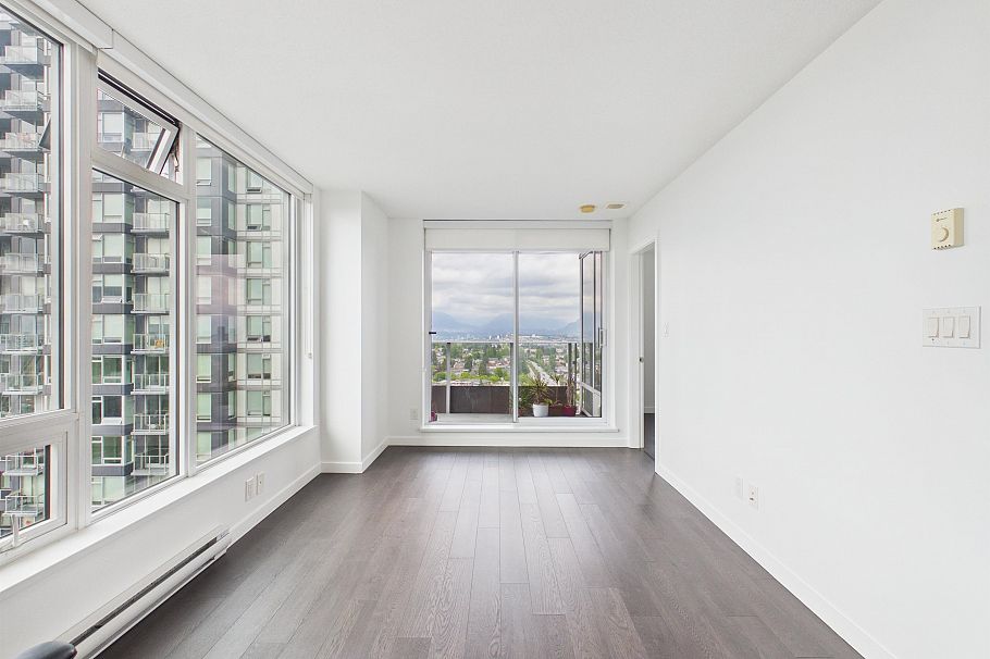 2202 5515 Boundary Road Vancouver, BC - 2