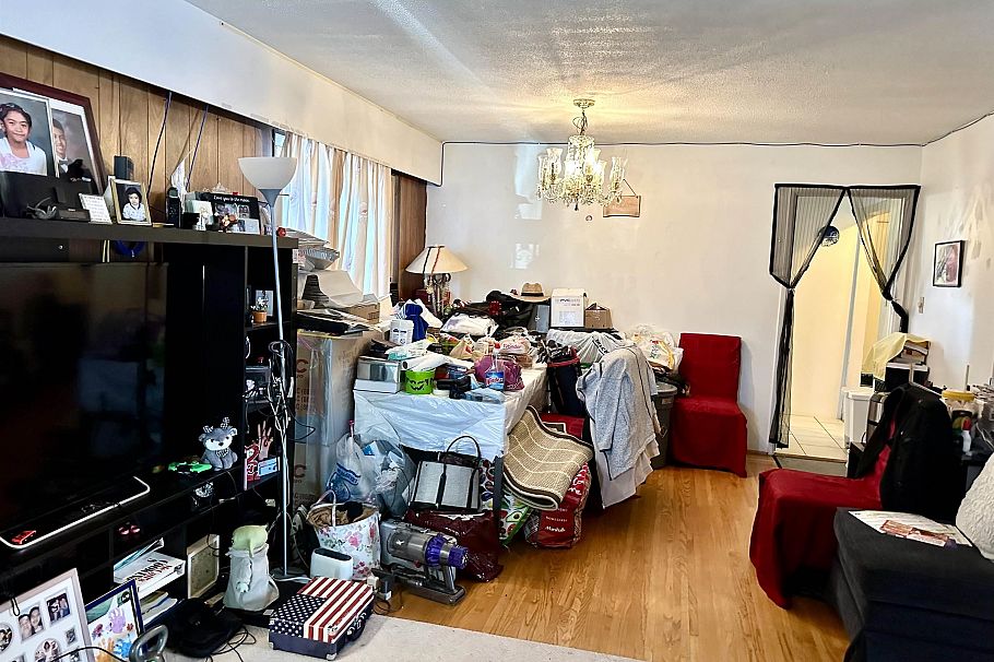 6915 Beatrice Street Vancouver, BC - 9