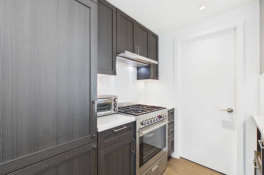 2202 5515 Boundary Road Vancouver, BC - 11