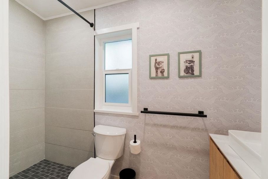 14 E Croker Island North Vancouver, BC - 24