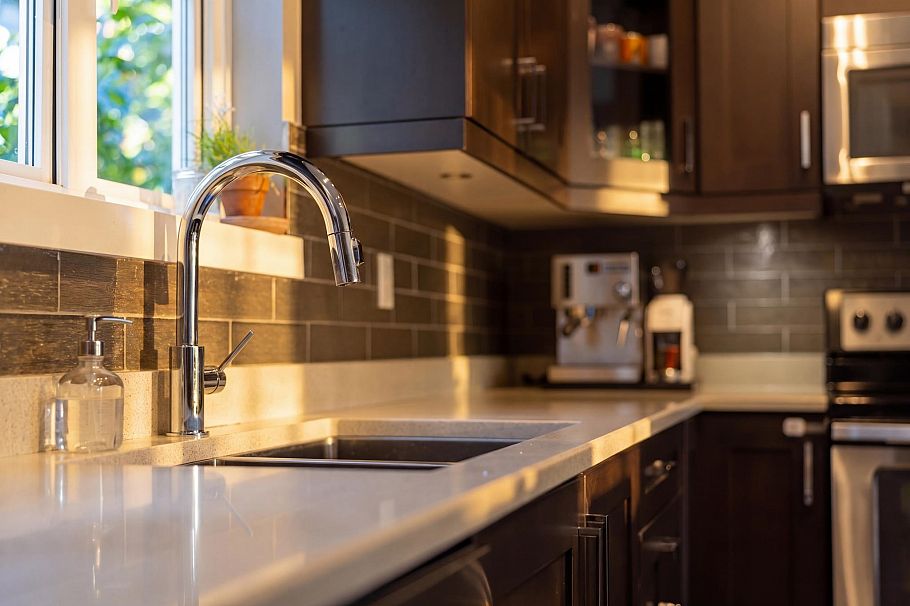 215 2273 Triumph Street Vancouver, BC - 17